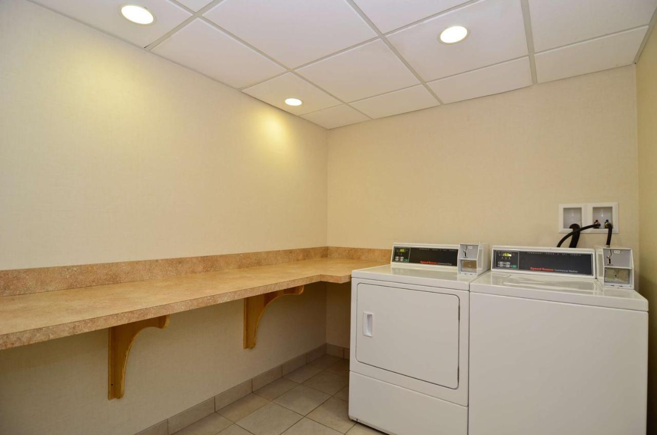 Hampton Inn Fall River/Westport North Westport Экстерьер фото