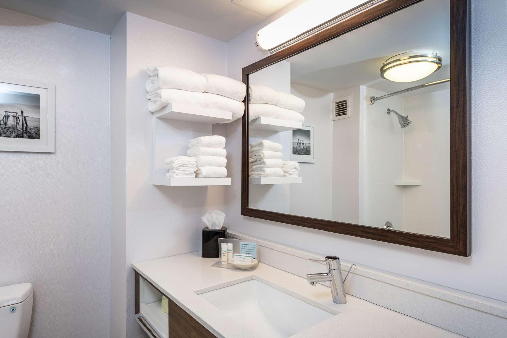 Hampton Inn Fall River/Westport North Westport Экстерьер фото