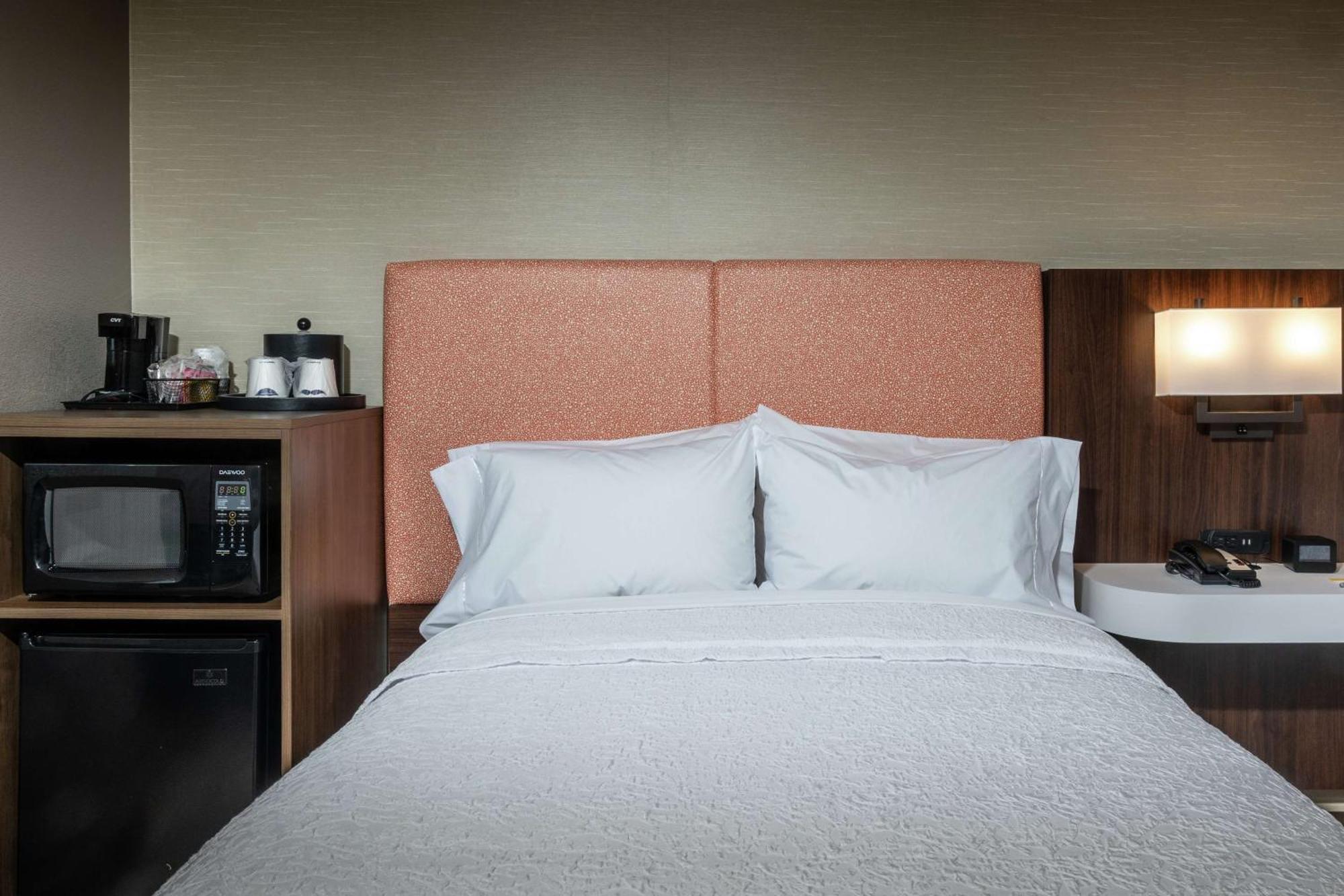 Hampton Inn Fall River/Westport North Westport Экстерьер фото