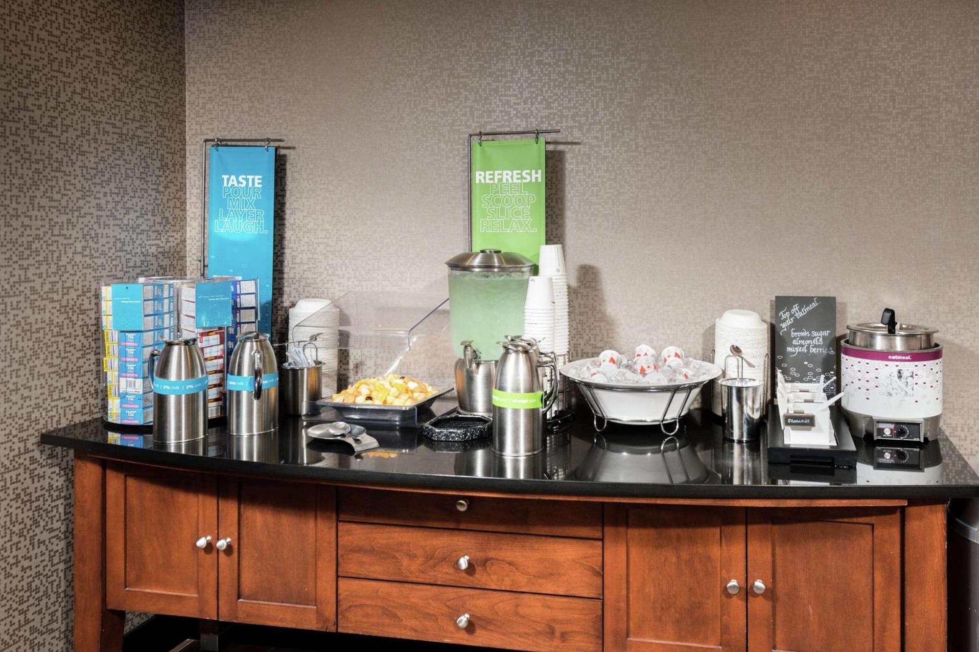 Hampton Inn Fall River/Westport North Westport Экстерьер фото