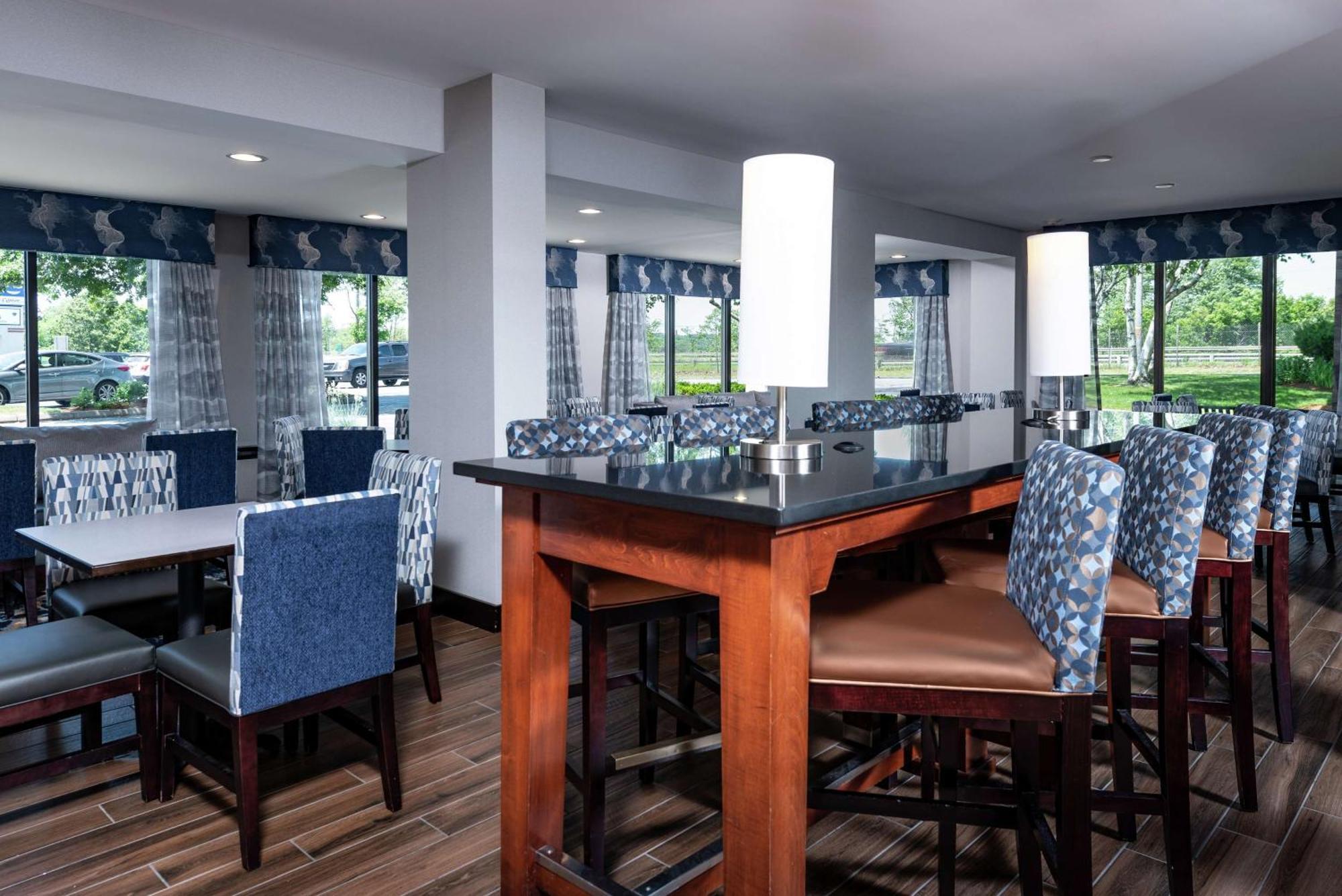 Hampton Inn Fall River/Westport North Westport Экстерьер фото
