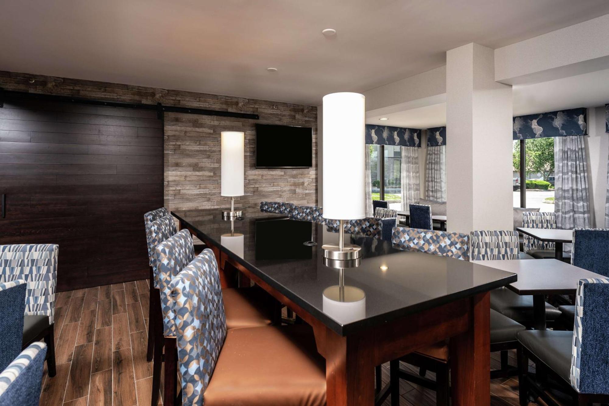 Hampton Inn Fall River/Westport North Westport Экстерьер фото