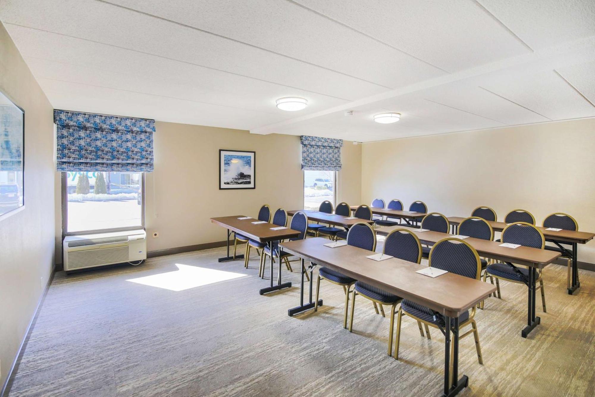 Hampton Inn Fall River/Westport North Westport Экстерьер фото