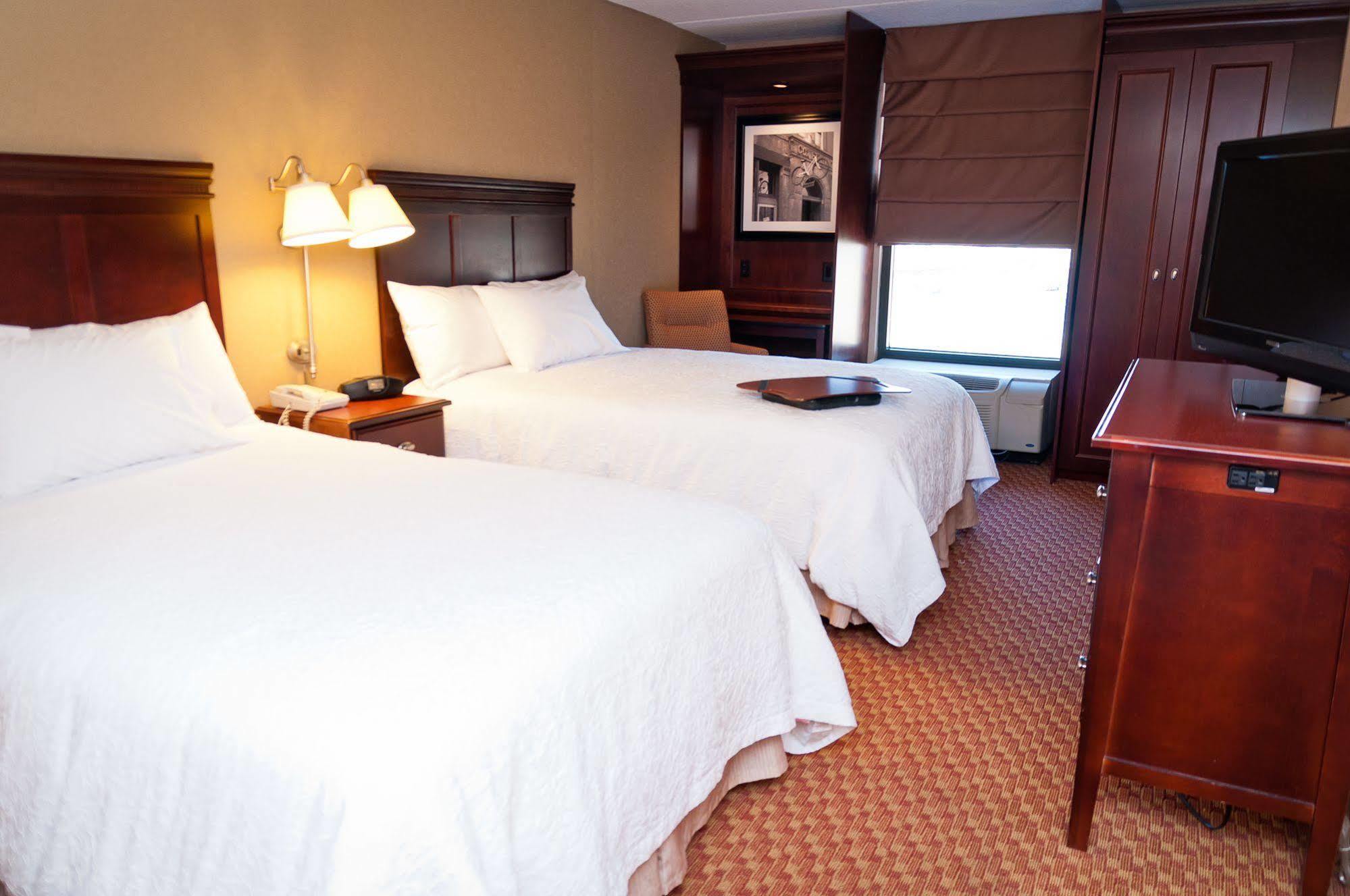 Hampton Inn Fall River/Westport North Westport Экстерьер фото